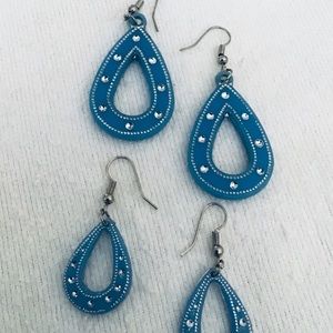 2 pair of blue loop earrings